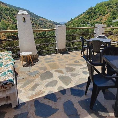 El Capricho De Trevelez Apartment Exterior photo