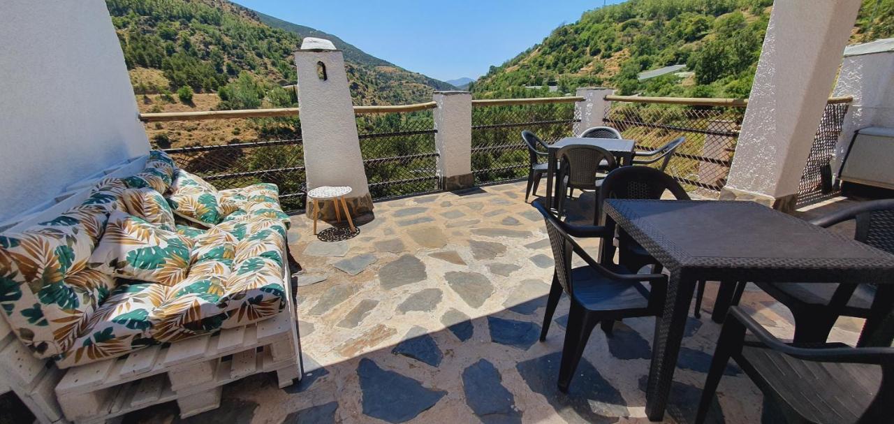 El Capricho De Trevelez Apartment Exterior photo