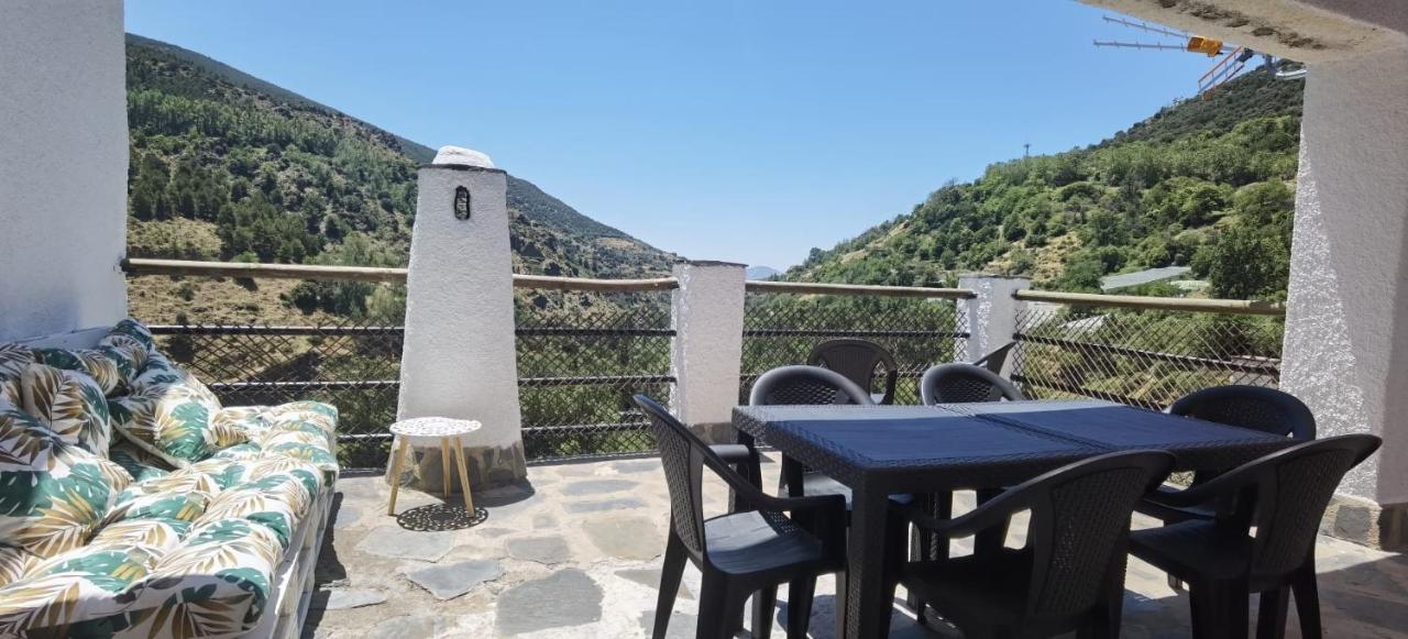 El Capricho De Trevelez Apartment Exterior photo