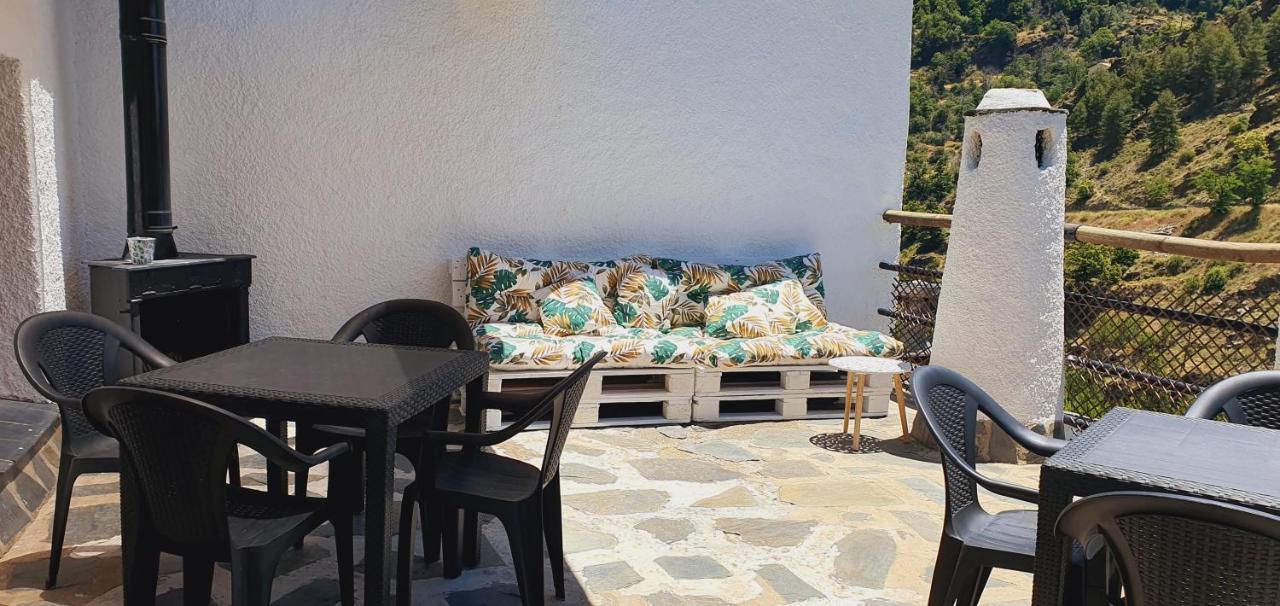 El Capricho De Trevelez Apartment Exterior photo