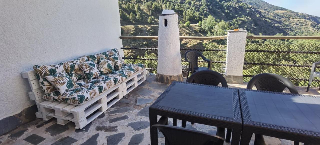 El Capricho De Trevelez Apartment Exterior photo